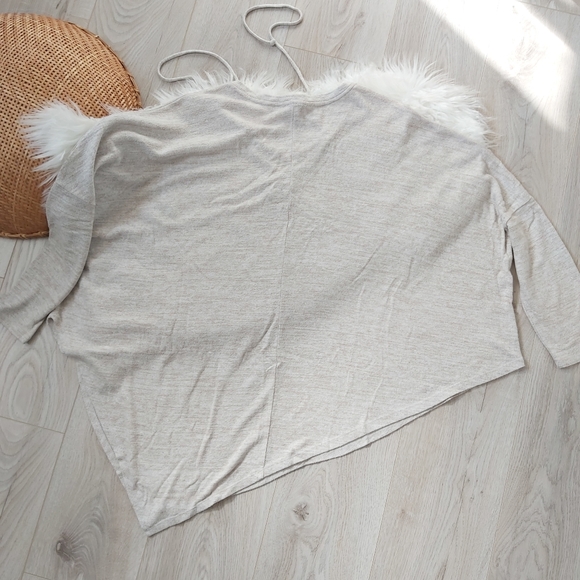 Asymmetrical V hem Sweater - Picture 4 of 8